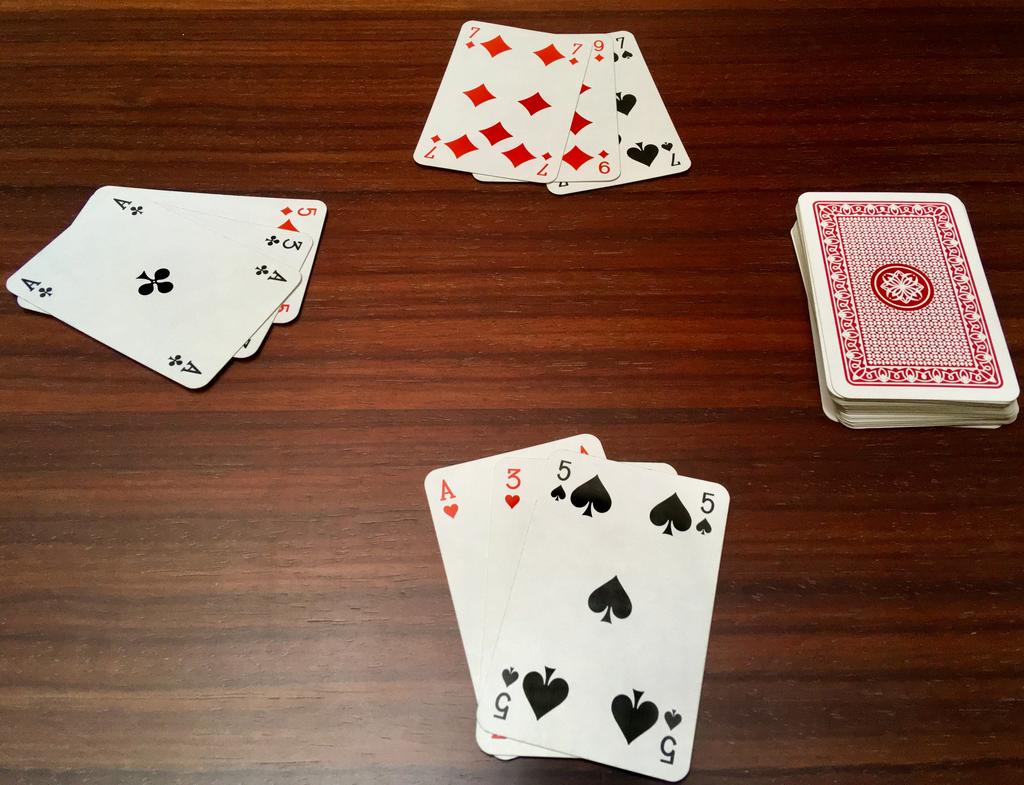 9 Palindromicka Zada nı : Jak se jmenuje most, kde hrajı karbanı ci karty? Forma odpove di: Cely na zev v 1. pa de R es enı : Klı c em je na zev u lohy.
