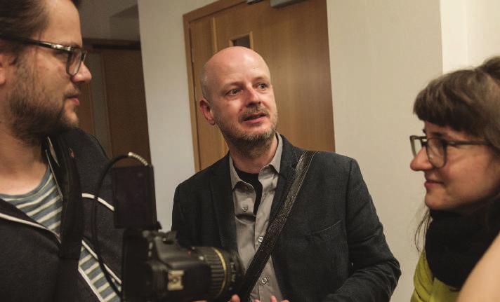 SO 13. 5. KONTURY EVROPY SE ROZVOLŇUJÍ... 9:30 Dolní nám. 42 Za hranou / Over the Edge Mezinárodní konference věnovaná participativnímu divadlu a inovativní práci s publikem.