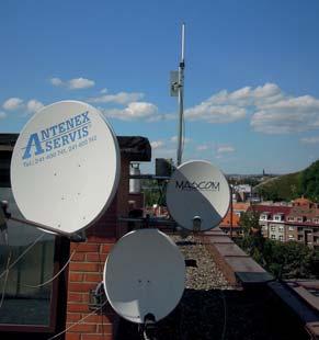 Toto provedení v elektroměrových rozváděčích často porušuje i předpisy na oddělení slaboproudých a silových zařízení i předpisy pro zařízení v neměřených částech distribuční soustavy elektřiny.