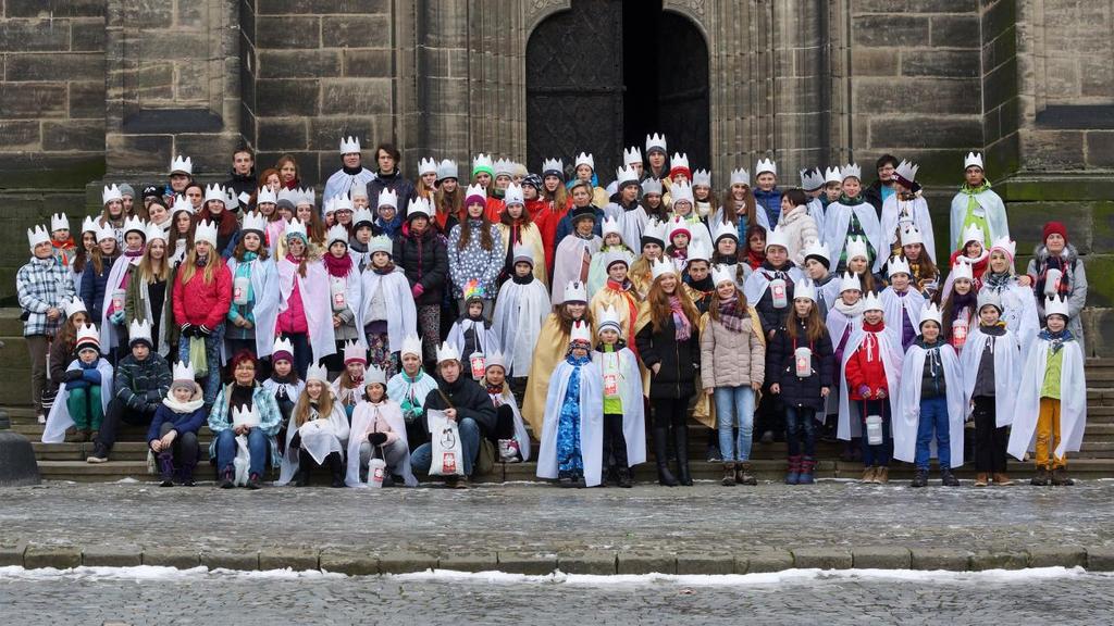 Tříkrálová sbírka 2016 Stalo se již tradicí, že Tříkráloví koledníci putují dům od domu a přinášejí lidem radostné poselství Vánoc o narození Jezulátka. Přitom prosí o dar na pomoc lidem v nouzi.