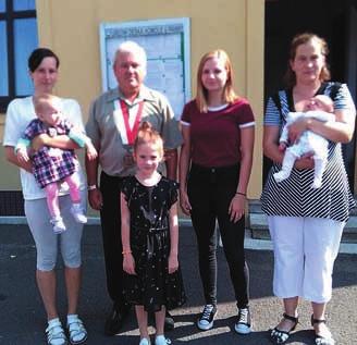 Budoucí koláci obdrïeli kolní potfieby a patnáctiletí stfiíbrn fietízek.