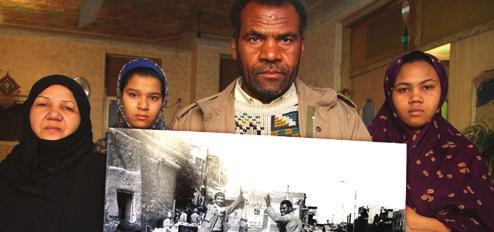 DOKUMENTÁRNÍ FILMY DOCUMENTARIES DOKUMENTÁRNÍ FILMY DOCUMENTARIES MOCNĚJŠÍ NEŽ KULKA STRONGER THAN A BULLET قویتر از گلوله PAN ALÍ A HOLUBI ALI AQA علی آقا Režie Director : Maryam Ebrahimi 07 Švédsko