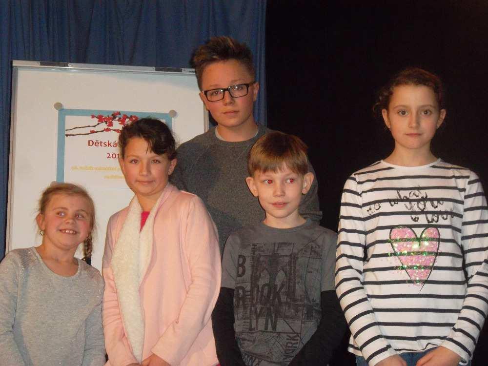 stupeň reprezentoval Filip Gavliček ze 7. třídy s básní Maryčka Magdónova.