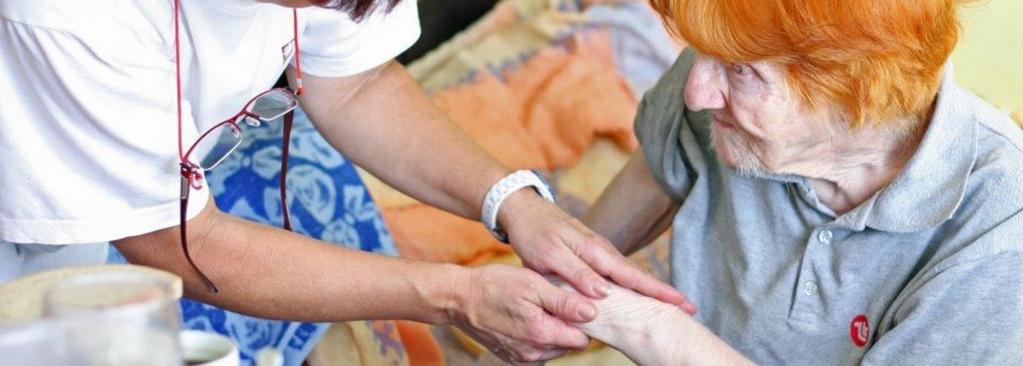 Charitní pečovatelská služba m Charitní pečovatelské služby je pomáhat lidem, kteří mají sníženou soběstačnost z důvodu věku, chronického onemocnění nebo zdravotního postižení a jsou odkázáni na