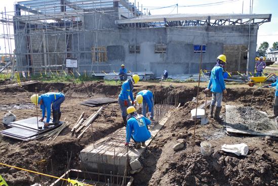 Ve čtvrtém čtvrtletí tento počet ještě vzrostl, protože se začátkem období sucha projekt přešel na dvousměnný provoz.