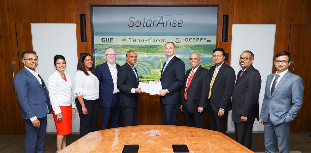 Michael Sieg, Chairman, ThomasLloyd Group; Suman Saha, Head of CIIF; Ashish Iyer, Director GEEREF; Barno Basu, Senior Executive Director CIIF; Akshay Gupta, Executive Director CIIF Solární elektrárny
