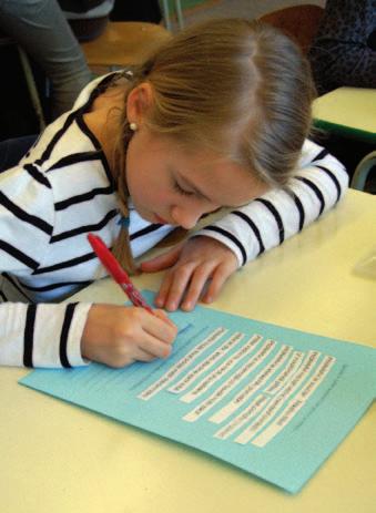 Kritické l i s t y 42 čtvrtletník pro čtenářskou gramotnost a kritické myšlení ve školách jaro 2011 Naše téma: ČTENÍ A PSANÍ Individualizovaná výuka přírodovědných předmětů Naděje pro české
