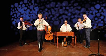 ADVENTNÍ KONCERT 2017 První adventní neděli Nadace Haimaom uspořádala pro své dárce, pacienty a partnery tradiční Adventní koncert, který vždy