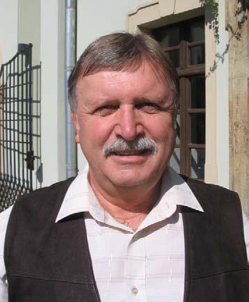 PRODEJNA UČEBNIC A ODBORNÉ LITERATURY Prodejna zajišťuje především pro studenty a zaměstnance UP široký sortiment skript, učebnic a monografií, vědecké a odborné literatury, cizojazyčných publikací,