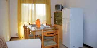 30 150 m APARTMÁNOVÝ DŮM VERA CRUZ poloha / pláž: Bibione - centrum, pláž - 150 m vybavenost a služby: výtah, 1 vyhrazené kryté či venkovní parkovací stání / apartmán (další parkování v