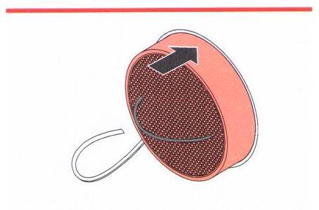 dbejte na to, aby těsnící páska nezasahovala na horní i dolní části do otvorů pro šrouby a aby nebylo přelepeno místo pro odvod kondenzátu.