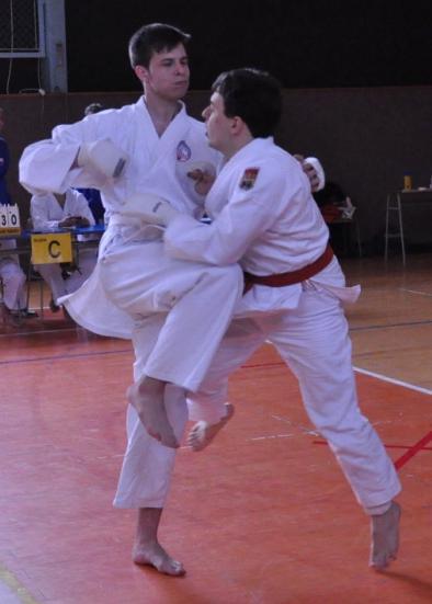 dan pochválil všechny zúčastněné za to, že nabrali správný směr pro další seberozvoj na cestě metodiky našeho karate a také zdůraznil, že nejlepším způsobem jak si udržovat přehled o svých chybách a