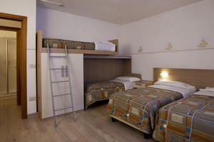 20.3.2019 /sobota -středa/ POPIS HOTELU : Hotel s krásným výhledem je situován na klidném slunném místě a kromě kvalitních služeb nabízí chutnou italskou kuchyni, výhodné ceny a příjemnou atmosféru.