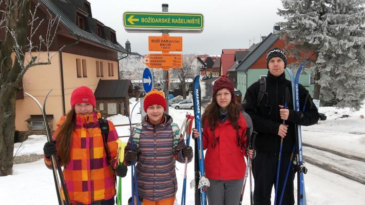 Zprávy od sv. Jakuba a sv. Prokopa 22. března 2015 strana 5 Ohlédnutí za lyžákem L yžování, diskotéka a palačinky, to byly tři nejčastější odpovědi dětí na otázku, co se jim na lyžáku nejvíce líbilo.