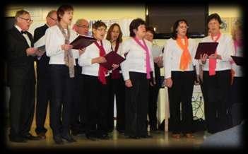 Vánoční koncert sboru Komenský jsme opět spojili s naším domovským sborem Slunečnice. Byl to nádherný zážitek souznění obou sborů.