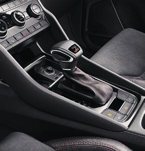 Na volantu navíc naleznete i ovladač Virtuálního kokpitu. Vůz je standardně vybaven progresivním řízením, které mu propůjčuje ještě lepší ovladatelnost a agilitu v zatáčkách.