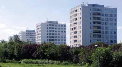 SPEKTRUM SPECTRUM 4 5 Obr. 1 Panelák se špičatou čepicí v Nosické ulici v Praze-Strašnicích (foto: autor) Fig.