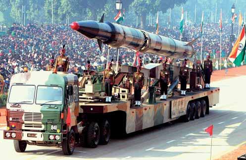 32 Indické rakety Agni Od regionálního odstrašení ke globální výzvě Bipolární svět postavený na studené válce dvou mocenských bloků je nenávratně pryč.