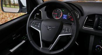 Jednozónová automatická klimatizace - - + + + Komfortní paket Manuální klimatizace + + - - - Přední vyhřívaná sedadla + + - - - Kožený paket Kožené čalounění sedadel - - - + + Bederní opěrka sedadla