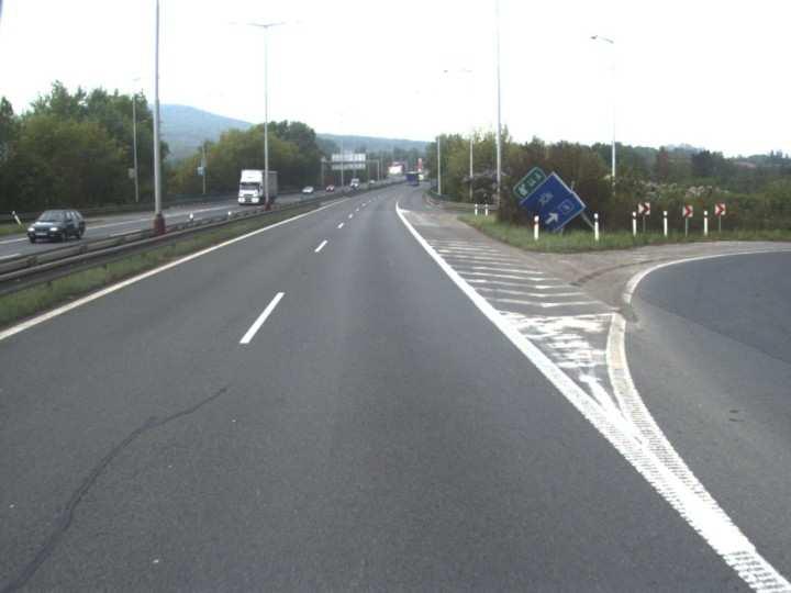Rozštěpy hlavní tratě a výjezdové větve lze brát skoro vždy jako nebezpečné místo a místo skoronehod.