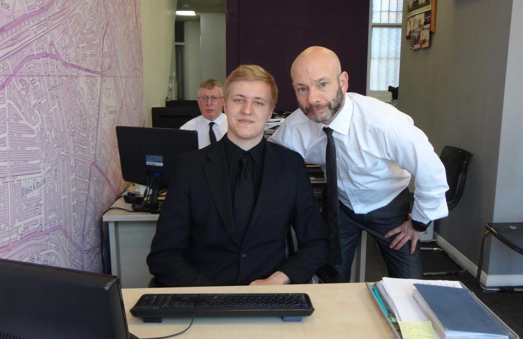 -práci v programu Excel -zisk dat výzkumem na internetu -přípravu prezentací -komunikaci se zákazníky -přípravu firemních akcí -administrativní úkony -práci s faxem, kopírkou a skenerem -kromě této