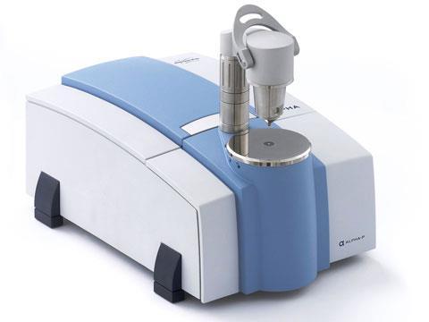 nejmenší FT-IR analyzátor na světě Měřené parametry pro víno: alkohol kyselina octová (celkové kyseliny) ph hustota kyselina jablečná kyselina mléčná kyselina