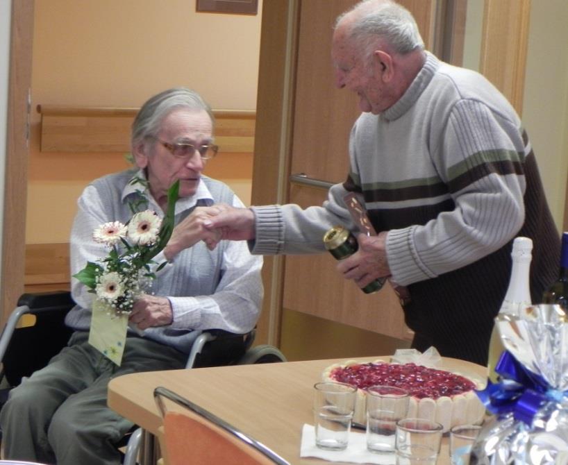 Pracoval celý život ve školství a býval v našem městě aktivně činný. Po revoluci, když se otevřely hranice do zahraničí doučoval němčinu, a to někdy i své dávné žáky, či jejich děti.
