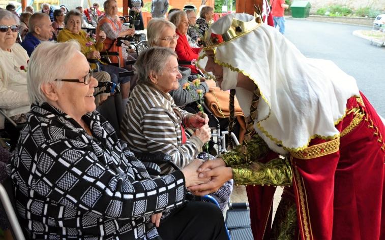 OBRAZEM: Císařská návštěva ve Věžní Je mnoho možností, jak být prospěšný, jednou z nich je