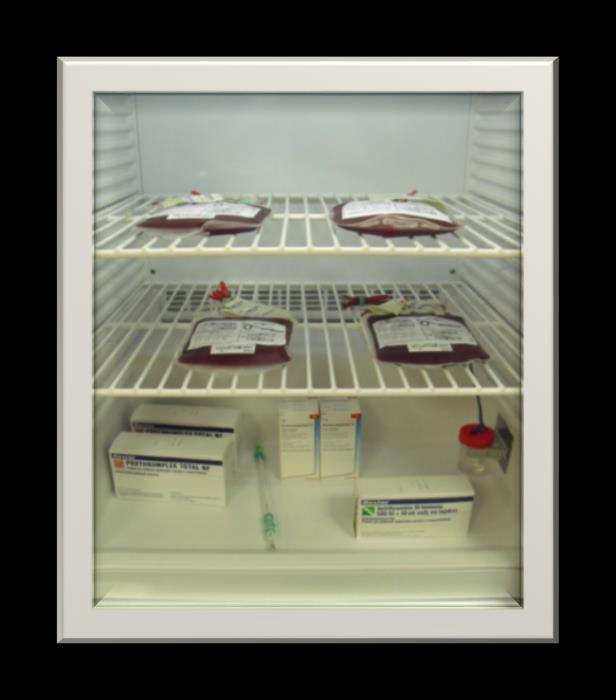 Organizace urgentní hemoterapie ve FN Brno Oddělení urgentního příjmu disponuje vlastní krevní bankou: 4x erytrocyty 0 RhD
