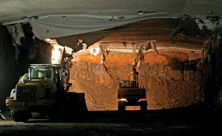 32 32 důvodů již před nástupem hydrofrézy, a to standardními hydraulickými drapáky.