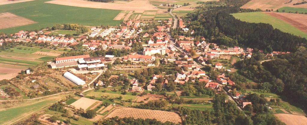 BECHLÍNSKÉ 3 LISTY 2012. SLOVO STAROSTY Vážení občané, jaro se probudilo a každého z nás čeká plno práce při jarním úklidu, úpravě zahrad, údržbě a nezbytných opravách bydlení.