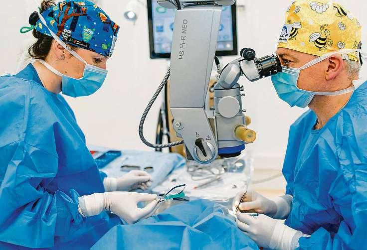 radan zugar, primář očního centra praha, a dodává: Operace PRELEX se provádí ambulantně a paci- ent stráví na operačním sále asi 15 minut. Jedná se o zcela bezpečný a bezbolestný chirurgický zákrok.