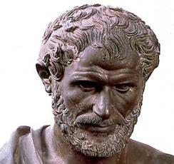Aristotelés (384 př.n.l - 322 př.n.l) Podává výstižný popis emočních stavů.