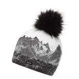 Thanks to a thirty-year collaboration with top ski companies, Eisbär makes unique and unrivaled
