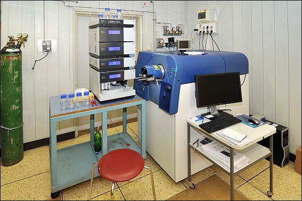 Vysokoúčinná kapalinová chromatografie Vysokoúčinná kapalinová chromatografie (High-Performance Liquid Chromatography,