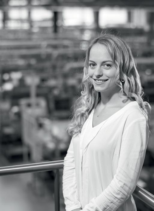 2 NÁSTROJÁRNYU 2016 HARD MATERIAL SOLUTIONS BY CERATIZIT Sarah-Jane Breitenreiter, Customer