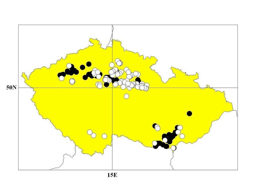 Obr. 1 - Mapa výskytu kamyšníků na orné půdě v České Republice; černě