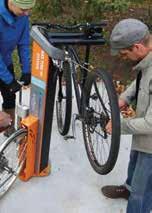 Pod Vysokou - paralelní pumptrackový úsek, houpačka, venkovní xylofon, malá zemní trampolína ilustrační foto V Olšankách - pítko, BBQ ohniště, servisní místo, automatické sčítače,