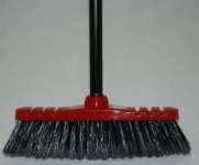 Omelo sobno z ročajem K503202486 plastična, umetna ščetina, sortirano pak 6
