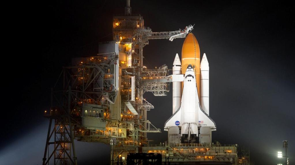 nichž motory přistávají na mořskou hladinu. Po vylovení a údržbě mohou být motory znovu použity. Obr. 3-4. zobrazuje celkovou startovní konfiguraci raketoplánu. Obr. 3-4. Startovní konfigurace raketoplánu Space Shuttle, [52] Obr.