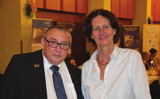 Prezidentka IWA Diane d Arras na bienální konferenci CzWA v Poděbradech, 20. 9. 2017 Předcházející prezident IWA Helmut Kroiss při plenární přednášce, bienální konference CzWA, Poděbrady, 20. 9. 2017 CzWA byla rovněž garantem doprovodného odborného programu 20.