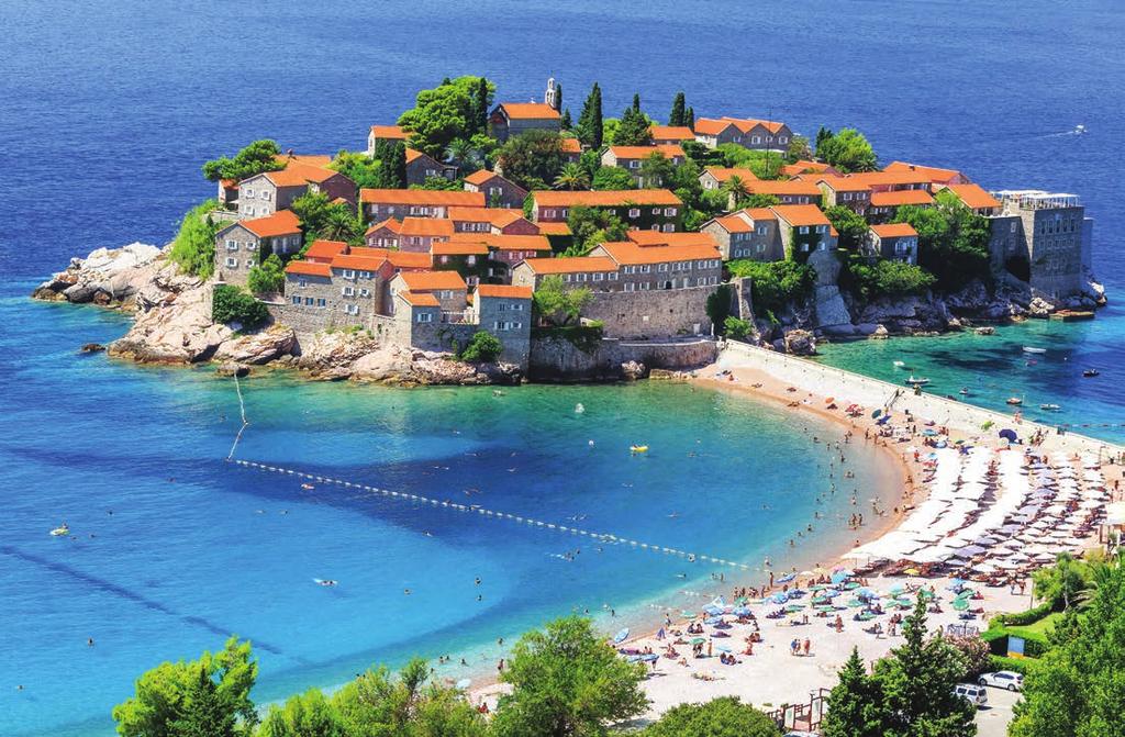 120 Čierna Hora sa nachádza na Balkánskom polostrove, v regióne Mediteranu, oproti Taliansku v južnej časti Jadranského mora, nazývaná aj Montenegro.