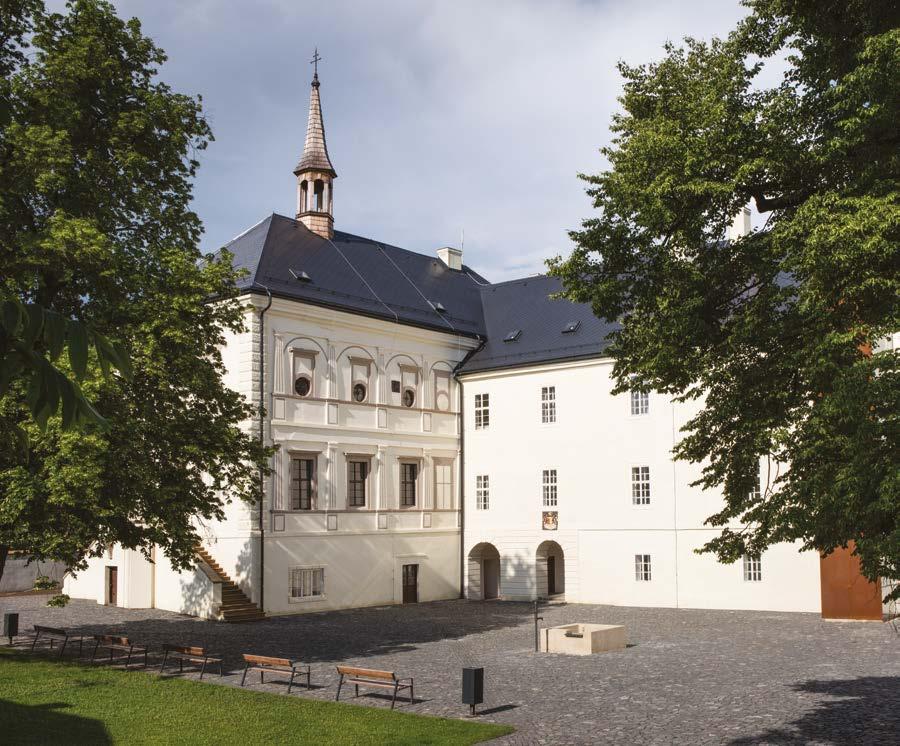 Zámek Svijany Zámek Svijany vznikl díky tradici pivovaru ve Svijanech, která sahá až do 16. století. Jeho stavba byla dokončena v roce 1578.