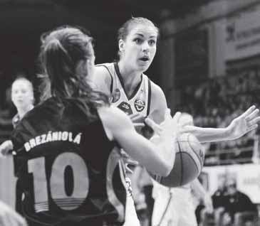 www.sport.sk BASKETBAL 33 EXTRALIGA BASKETBALISTIEK TRETÍ ZÁPAS FINÁLE PLAY-OFF Košice už len krok k titulu PLAY-OFFOVÝ TELEGRAM V nedeľu v Ružomberku môžu Good Angels Košice získať svoj 11.