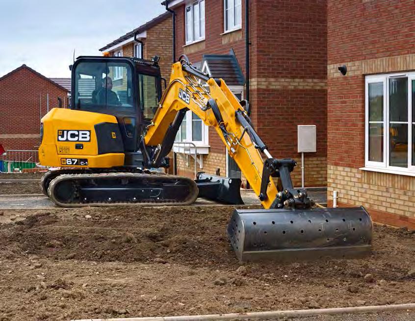 JISTOTA BEZPEČÍ Cíleně bezpečné. 5 JCB 65R a 67C nabízí lepší výhled než naše předcházející 6 tunovémodely, a to díky dělenému přednímu sklu 70/30, které poskytuje jasný výhled na pravý přední pás.