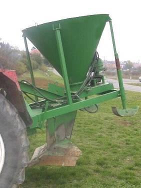 Hnojenie v zatrávnených vinohradoch-4 Hĺbkový kyprič a