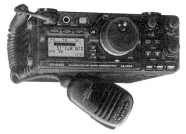 ÚVOD FT-897D je inovovaný, robusní všepásmový transceiver pro všechna amatérská krátkovlnná pásma včetně 50 MHz, a pro pásmo 144 MHz a 430 MHz.