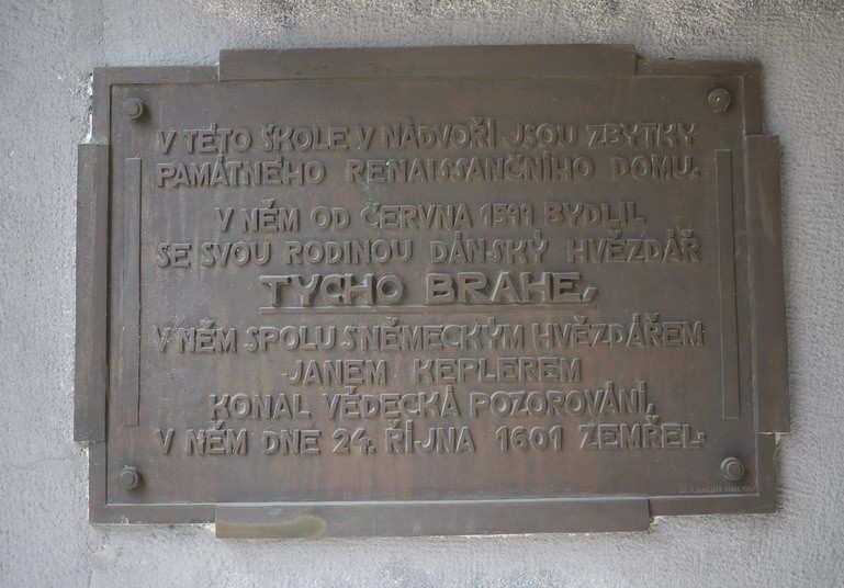 je pod současnou školní jídelnou Keplerova gymnázia.