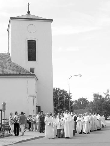 ĈE LULILO DE LA APOSTOLO DE VIENO KAJ VARSOVIO Merkrede la 20-an de majo komenciĝis en Vieno ĉe tombo de sankta Klemento Maria Hofbauer solenaĵo okaze de centjara jubileo de lia kanonizo.