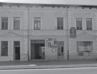 Svedčí o tom aj skutočnosť, že chýbajú v Štátnom zozname nehnu-teľných kultúrnych pamiatok z roku 1963, napriek tomu, že sa nachádzali v historickom jadre Sabinova.